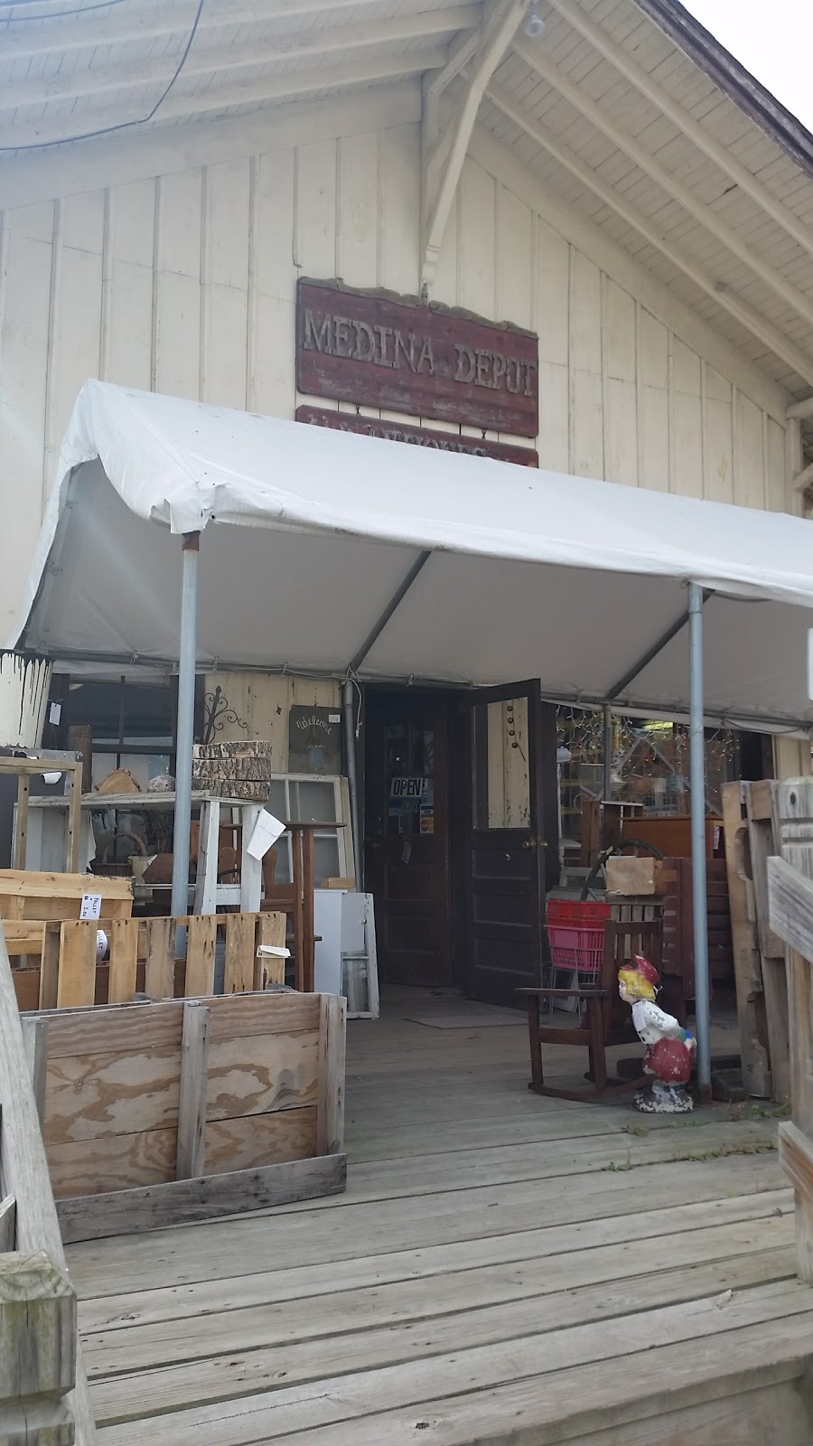 Medina Depot Antiques | 602 W Liberty St, Medina, OH 44256, USA | Phone: (330) 722-6666