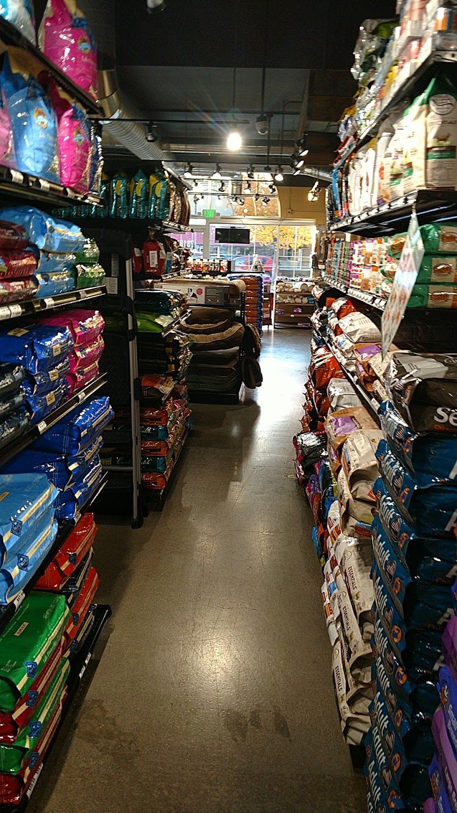 Chuck & Dons Pet Food & Supplies | 7818 Market Blvd Unit 26, Chanhassen, MN 55317, USA | Phone: (952) 283-3503