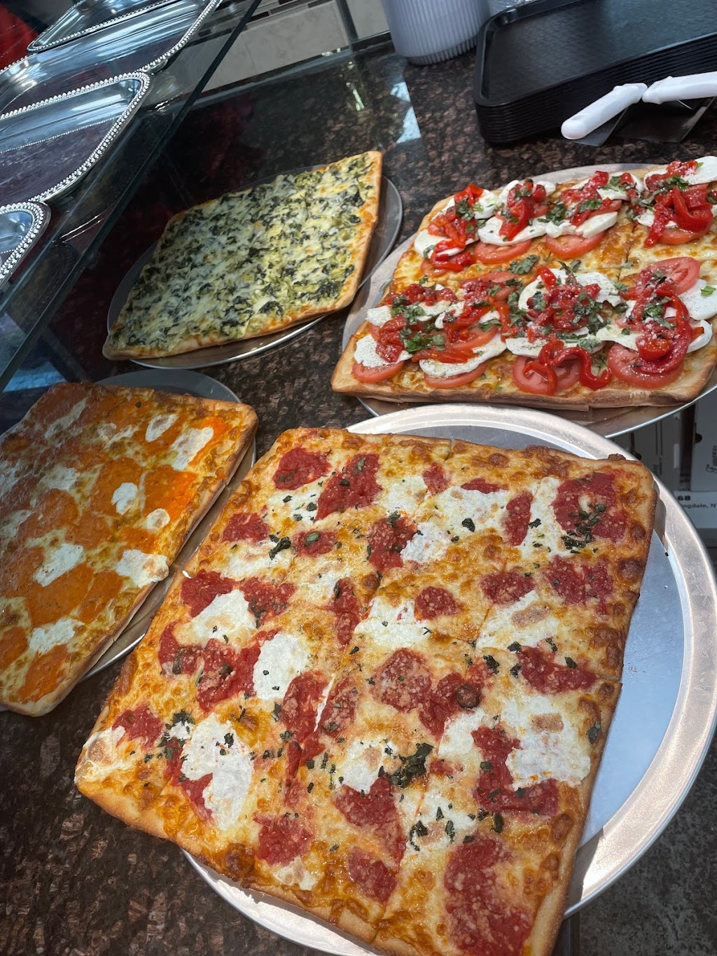 Francescos of Farmingdale | 107 Northwest Dr, Farmingdale, NY 11735, USA | Phone: (516) 216-5868