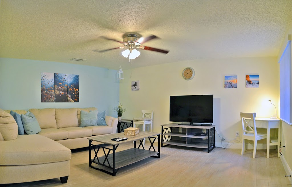 Rent The Keys | 3018 Gulf Dr, Holmes Beach, FL 34217, USA | Phone: (941) 202-4142