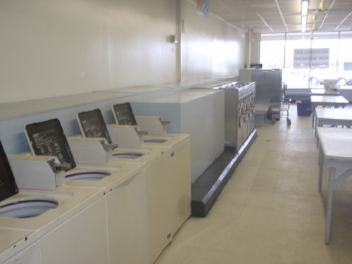 Murfreesboro Laundry Land Laundromat | 841 Main St, Murfreesboro, NC 27855, USA | Phone: (434) 793-2011