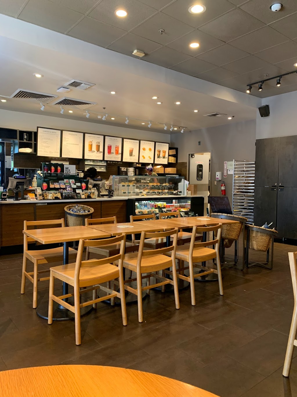 Starbucks | Riverpointe Plaza, 715 Harbor Pointe Pl, West Sacramento, CA 95605, USA | Phone: (916) 371-3524