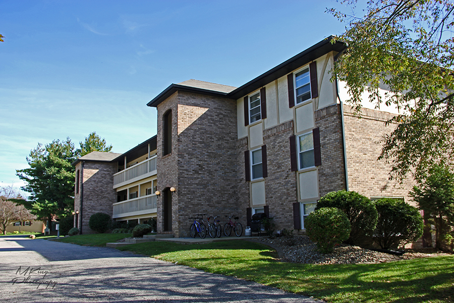 Hickory Grove Apartments | 131 Dorset Ct, Edwardsville, IL 62025, USA | Phone: (618) 656-8562