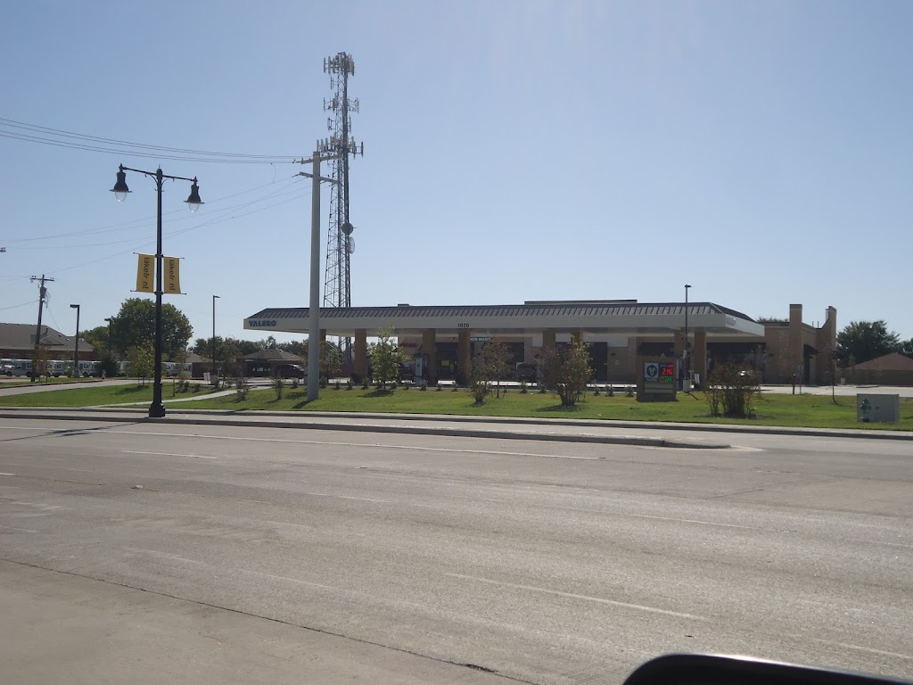 Valero | 1020 W Eldorado Pkwy, Little Elm, TX 75068, USA | Phone: (210) 345-2000