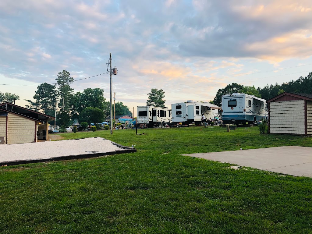 Midway Campground and RV Park | 114 Midway Dr, Statesville, NC 28625, USA | Phone: (704) 546-7615