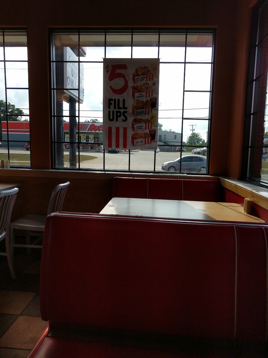 KFC | 618 N Wayne St, Angola, IN 46703, USA | Phone: (260) 665-9944