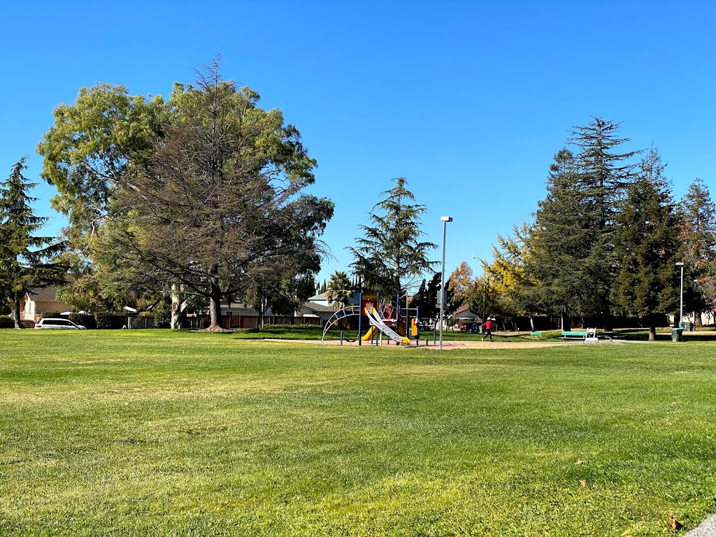 Oliver W. Jones Memorial Park | 721 Corinthia Dr, Milpitas, CA 95035, USA | Phone: (408) 586-3210