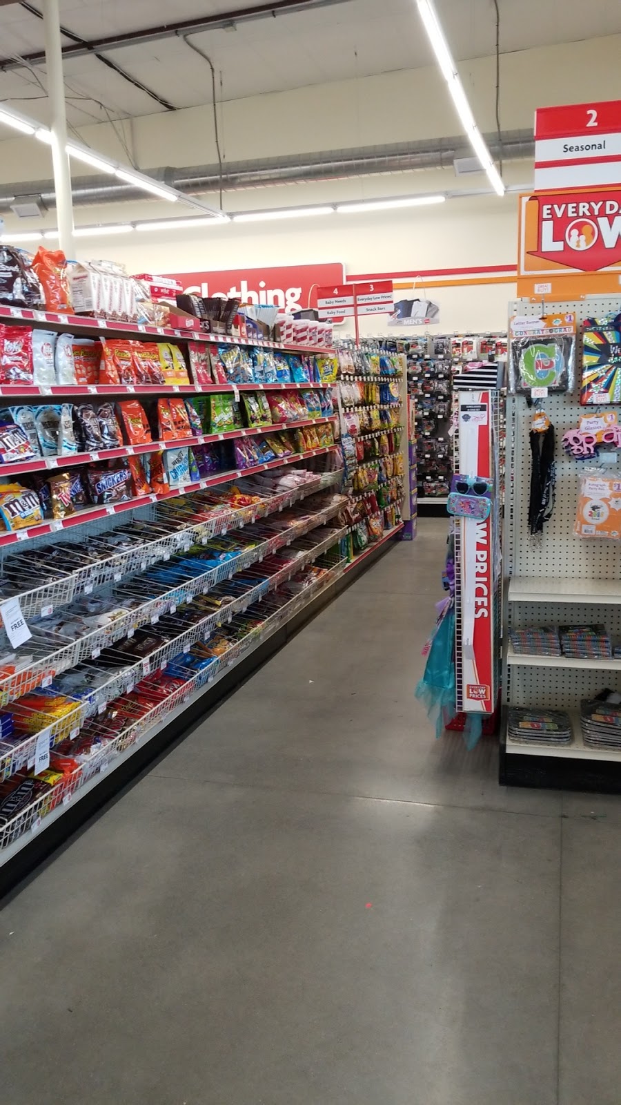 Family Dollar | 5874 Sorensen Pkwy, Omaha, NE 68152, USA | Phone: (402) 682-7966