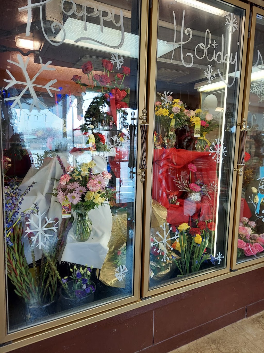 Sinks Flower Shop & Greenhouse | 2700 N Main St, Findlay, OH 45840, USA | Phone: (419) 422-7722