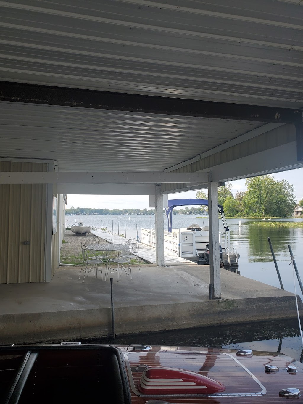 Griffiths Wawasee Marina | 9171 E Ross Dr, Syracuse, IN 46567, USA | Phone: (260) 856-2286