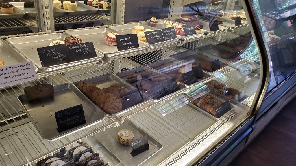 Cake Crumbs Bakery & Cafe | 2216 Kearney St, Denver, CO 80207, USA | Phone: (303) 861-4912