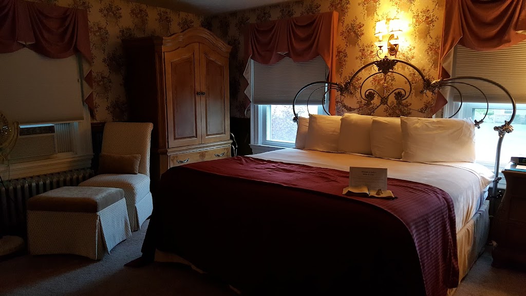Julias Bed & Breakfast | 6219 W Liberty St, Hubbard, OH 44425, USA | Phone: (330) 534-1342