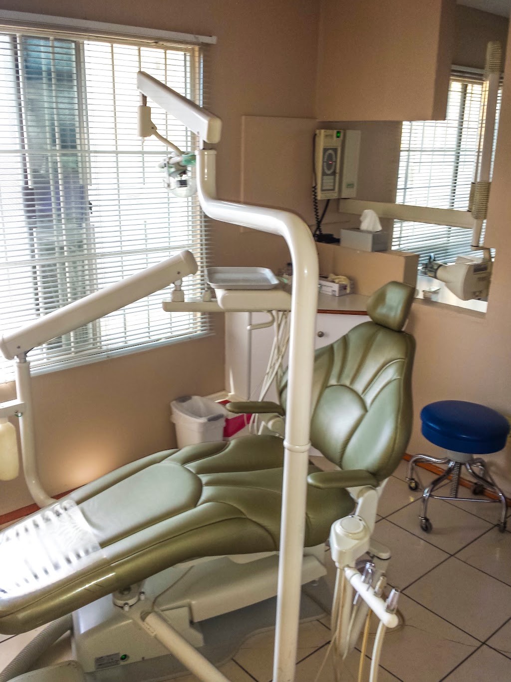 Dental Sonrisa | P.º del Río 6637, Río Tijuana 3a. Etapa, Rio Tijuana 3ra Etapa, 22585 Tijuana, B.C., Mexico | Phone: 664 250 0880