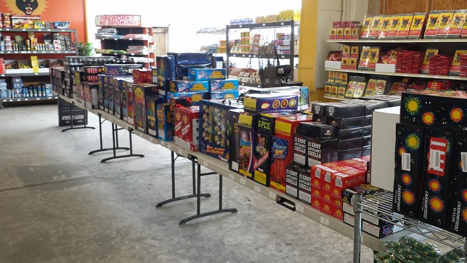 Save-U-More Fireworks | 737 Kansas Ave, Kansas City, KS 66105, USA | Phone: (913) 963-9182