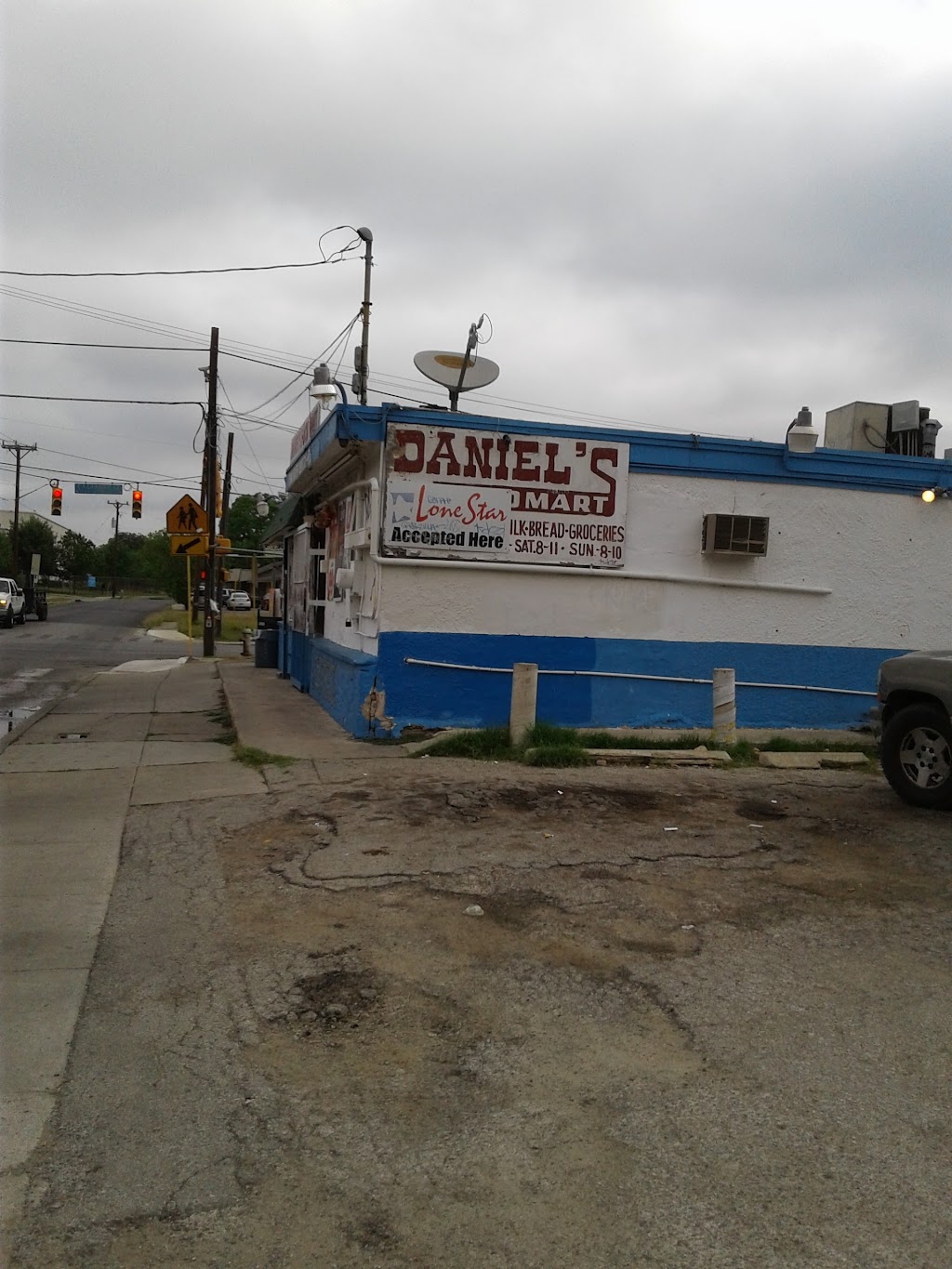 Daniels Food Store | 270 Castroville Rd, San Antonio, TX 78207, USA | Phone: (210) 432-5501