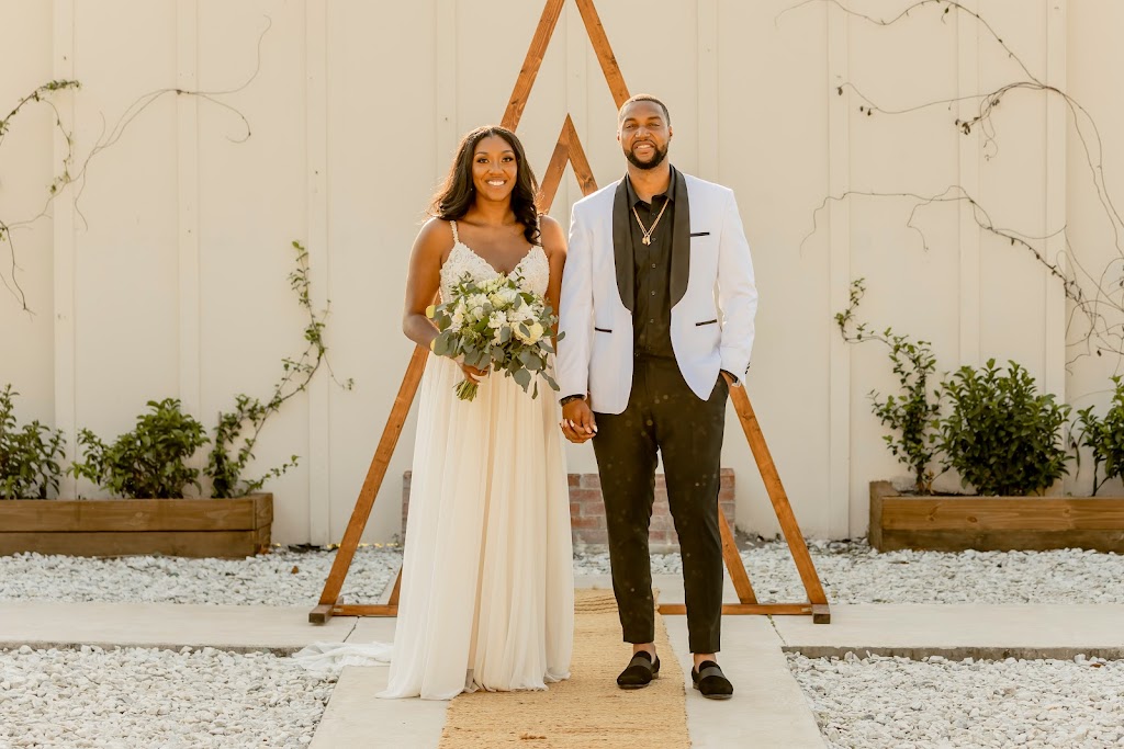 Express Alterations and Tailoring | 11901 Sheldon Rd, Tampa, FL 33626, USA | Phone: (813) 925-9160
