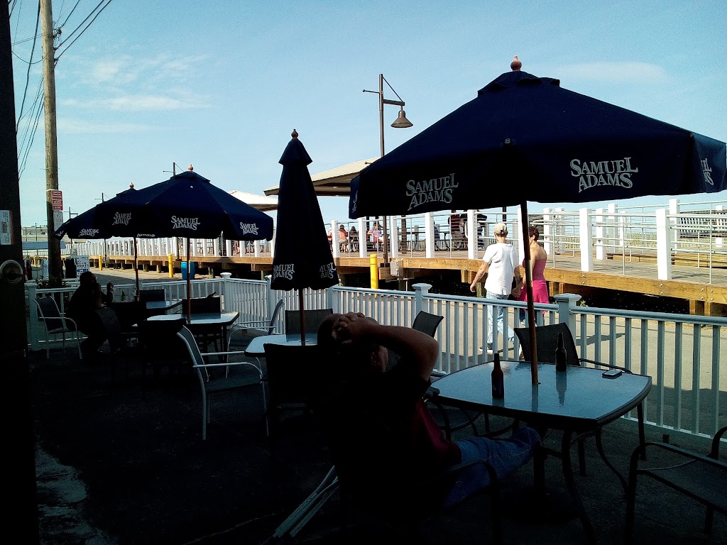 The Dolphin at Salisbury Beach | 28 Ocean Front S, Salisbury, MA 01952, USA | Phone: (978) 572-5059