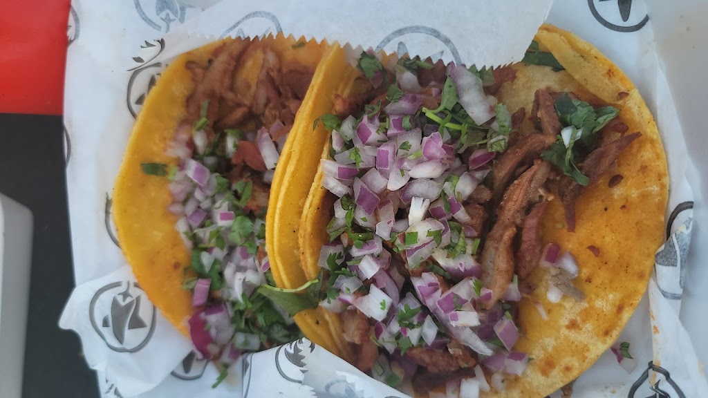 La Estrella taco & seafood | 737 N Main St, Manteca, CA 95336, USA | Phone: (209) 823-9000