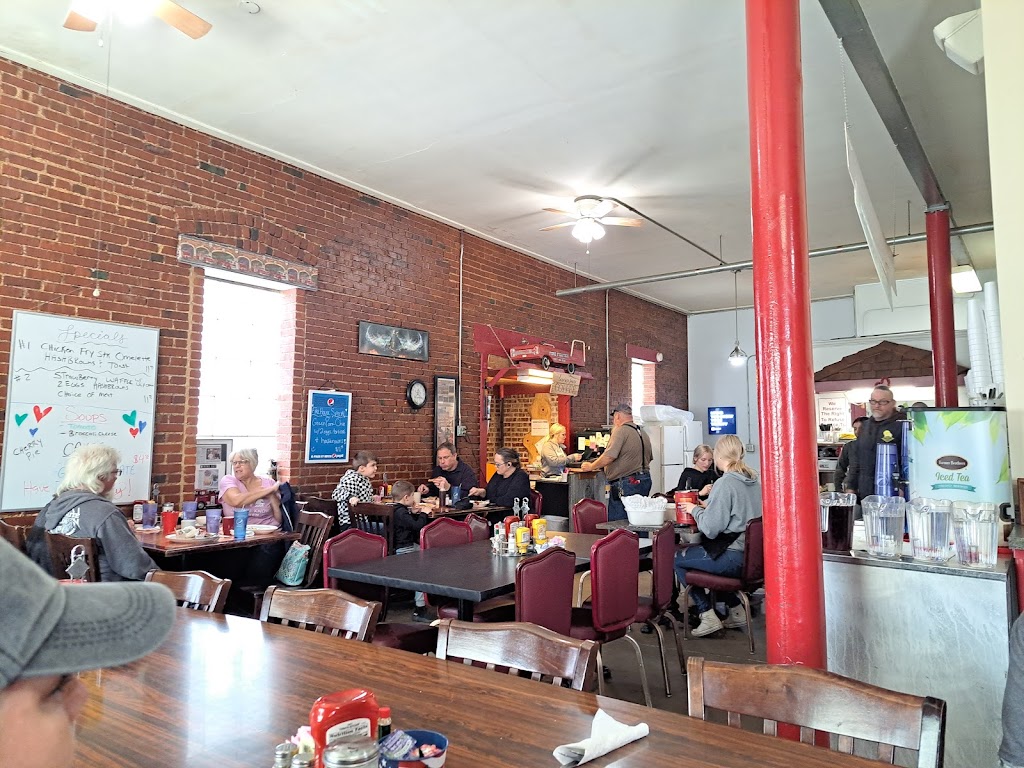 Firehouse Cafe | 1824 E 4th Ave, Hutchinson, KS 67501, USA | Phone: (620) 888-5232