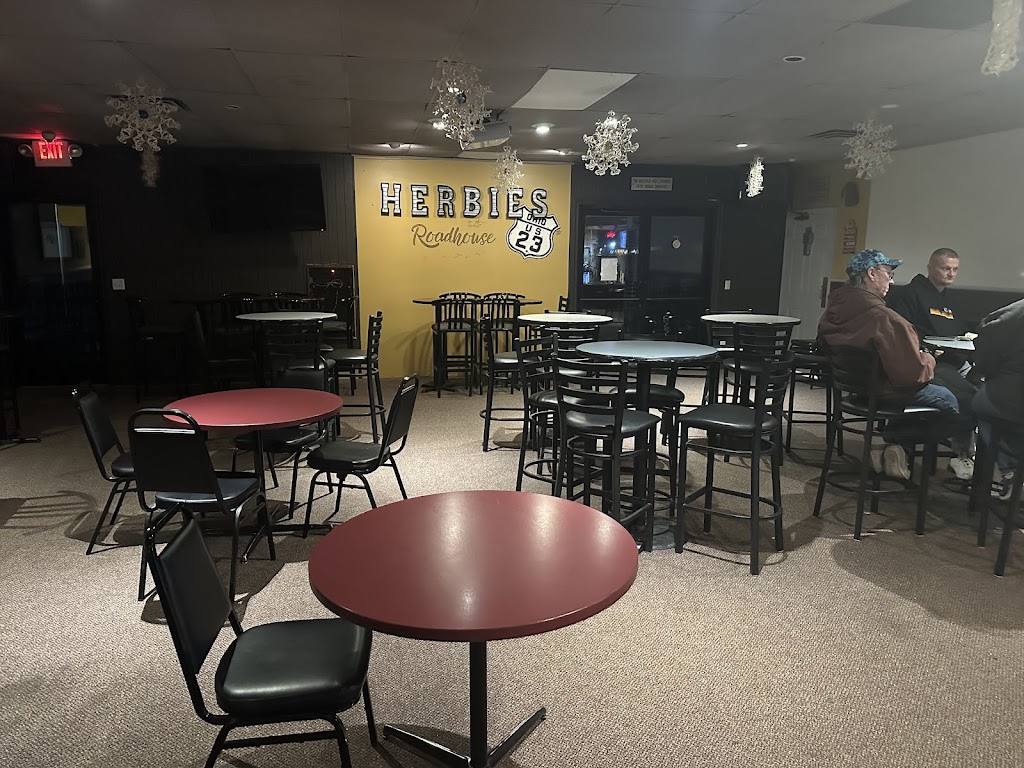 Bowlero Lanes Fun Center Fostoria | 1090 US-23, Fostoria, OH 44830, USA | Phone: (419) 435-3990