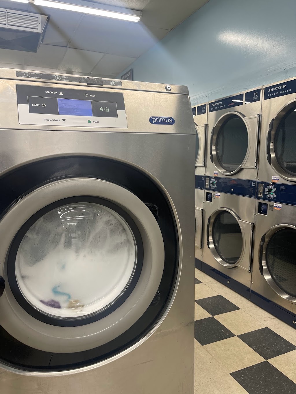 J&S Laundromat | 5051 Chatterton Rd, Columbus, OH 43232, USA | Phone: (614) 524-1006