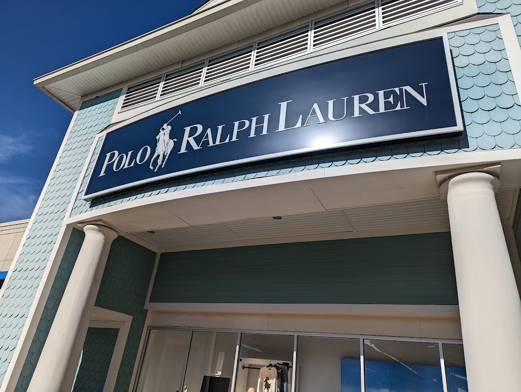 Jersey Shore Premium Outlets in 1 Premium Outlet Blvd, Tinton Falls, NJ