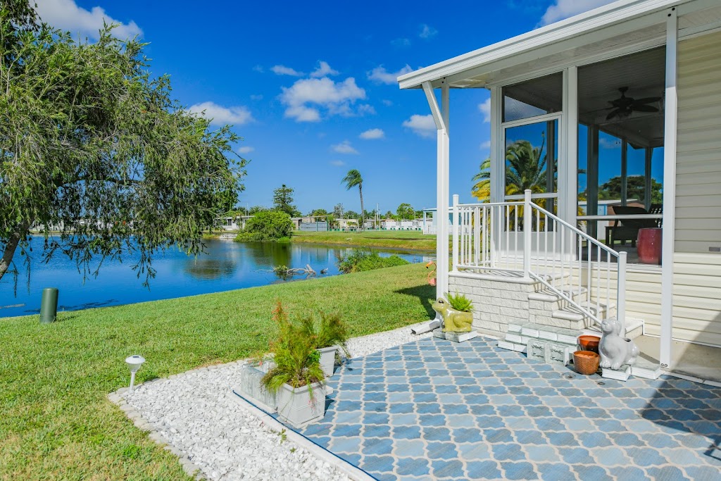 Pescara Lake | 570 57th Ave W, Bradenton, FL 34207, USA | Phone: (941) 201-3517