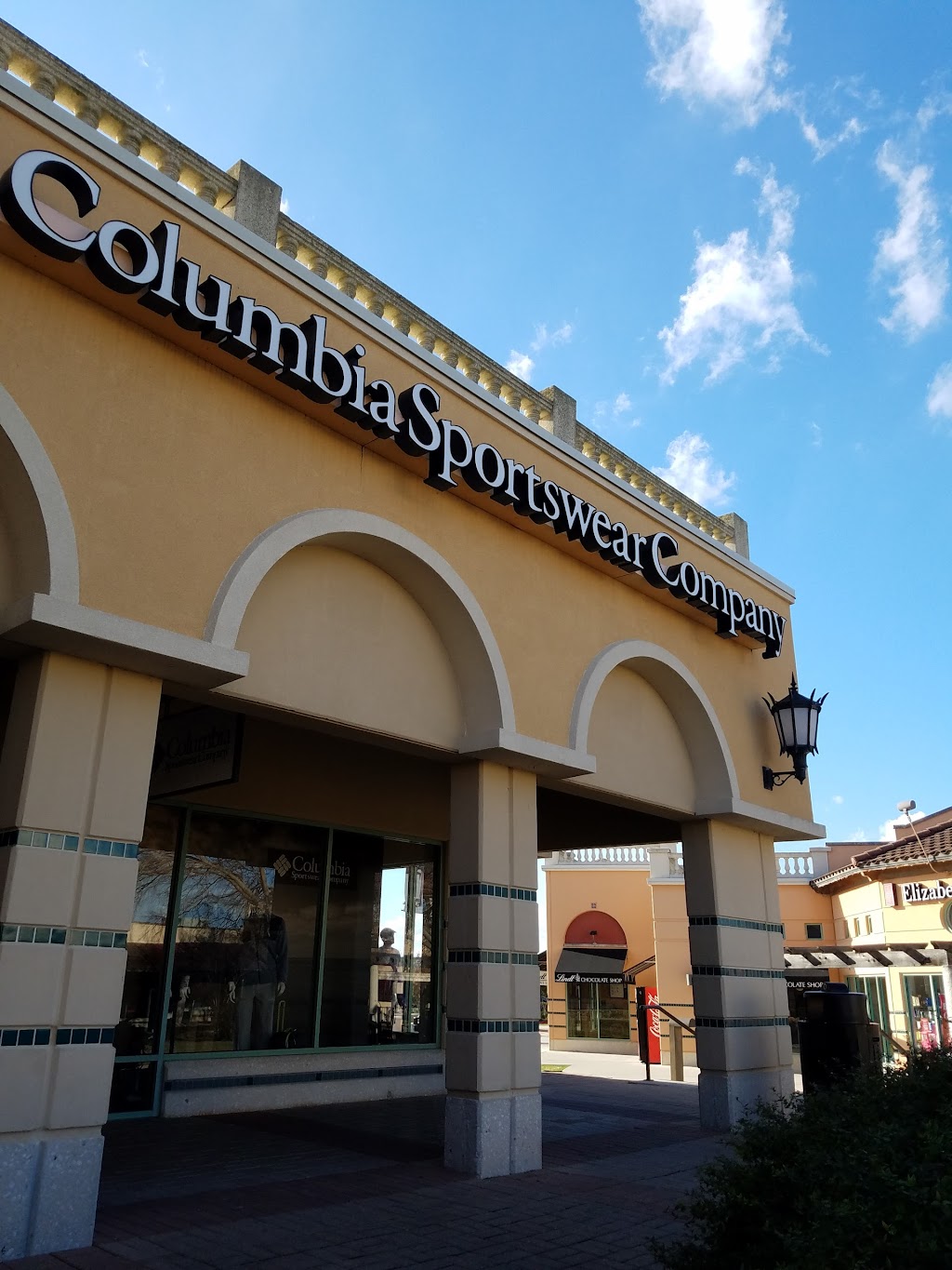 Columbia Factory Store | 3939 Monarch Hwy Ste 340, 35, San Marcos, TX 78666 | Phone: (512) 353-0127