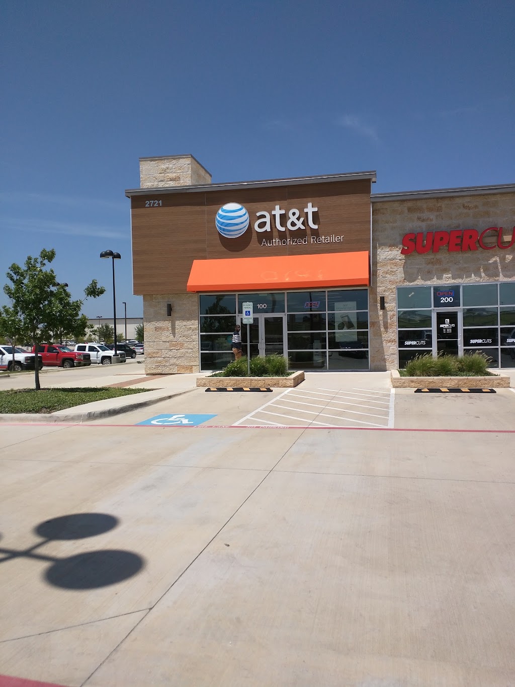 AT&T Store | 2721 State Hwy 121 Suite 100, Euless, TX 76039, USA | Phone: (817) 864-9606