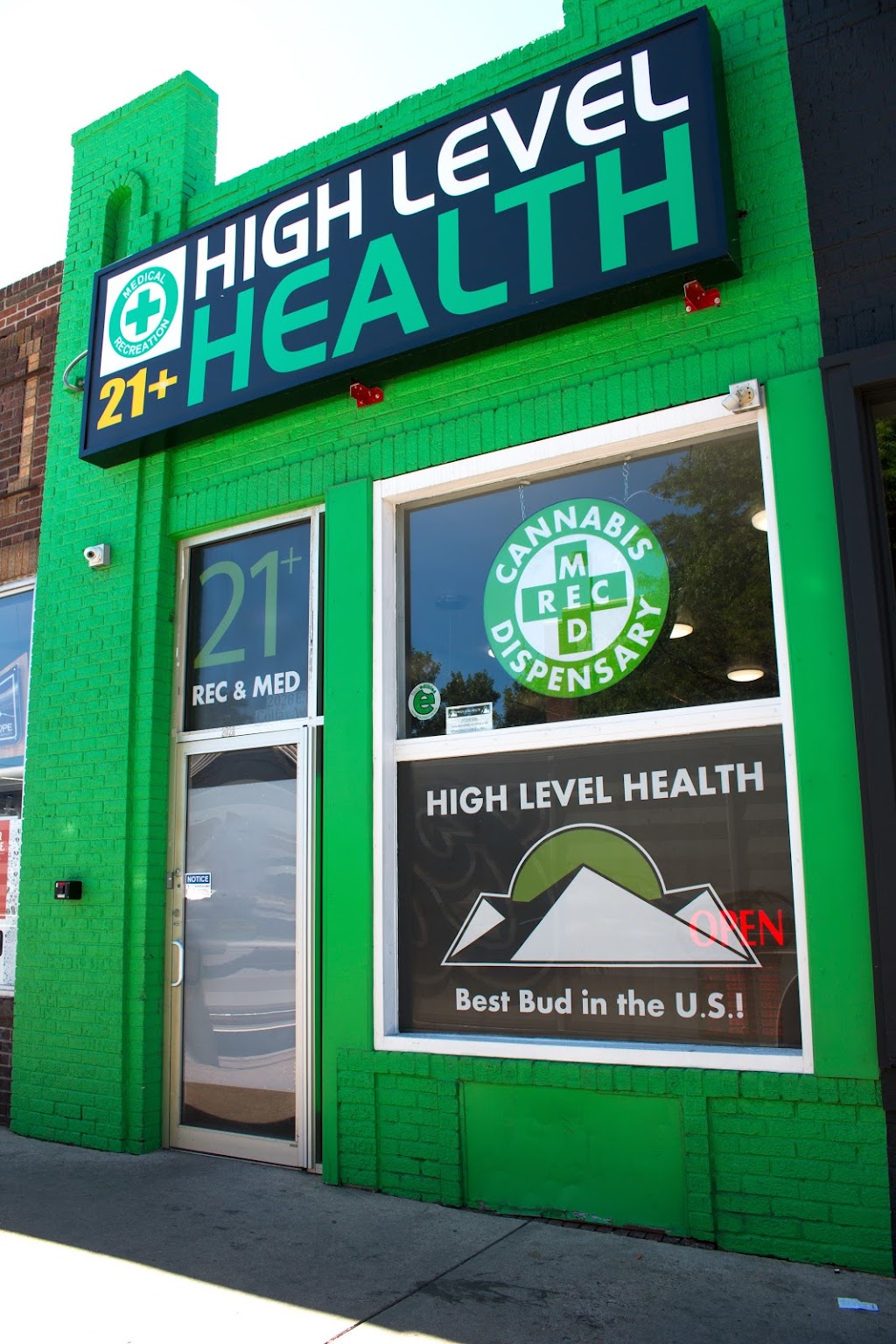 High Level Health Weed Dispensary Colfax | 2028 E Colfax Ave, Denver, CO 80206, USA | Phone: (303) 355-9333