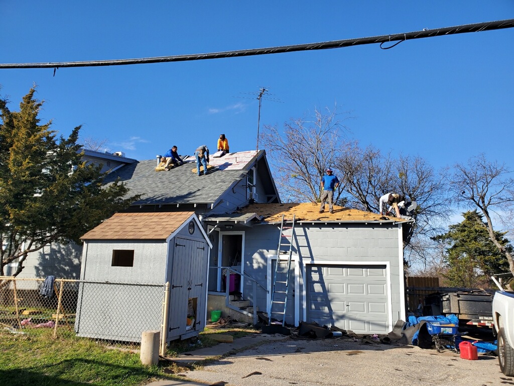 Texas Strong Roofing | 3456 Alemeda St Suite 452, Fort Worth, TX 76126, USA | Phone: (817) 677-1144