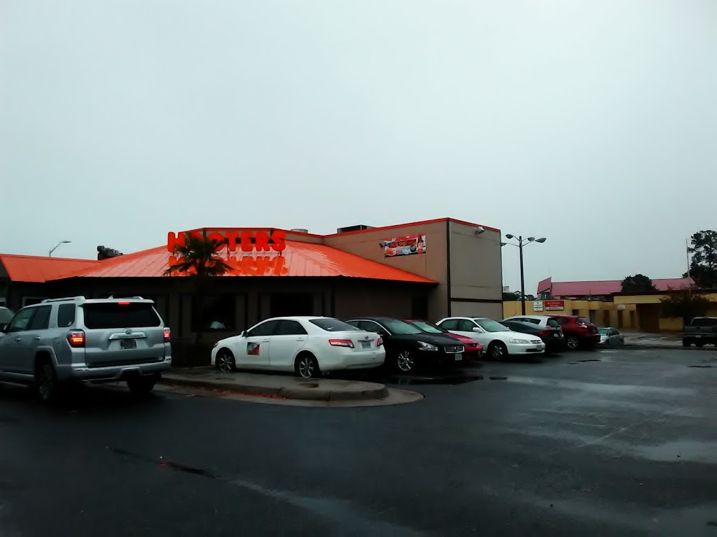 Hooters | 1801 W Mercury Blvd, Hampton, VA 23666, USA | Phone: (757) 827-3010