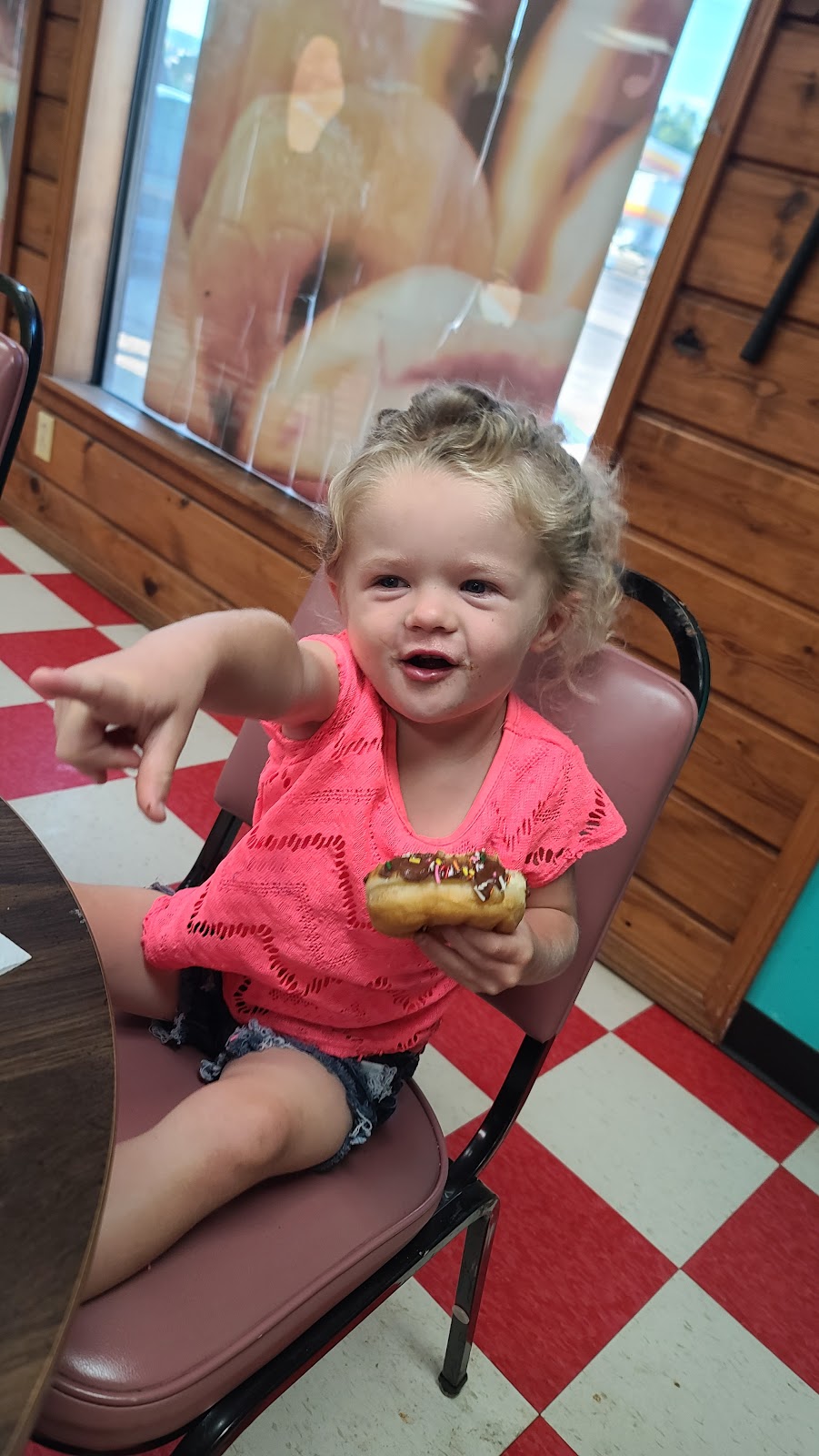 Donut Palace | 701 E Broadway St, Drumright, OK 74030, USA | Phone: (806) 567-6811