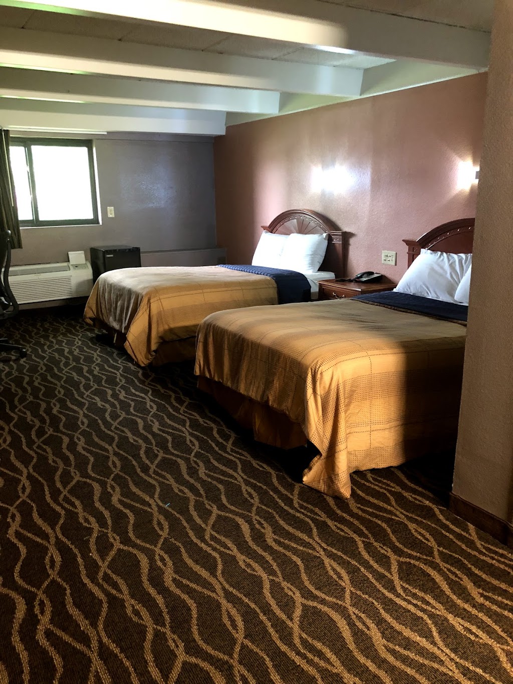 Economy Inn & Suites | 4751 Northfield Rd, North Randall, OH 44128, USA | Phone: (216) 475-3100