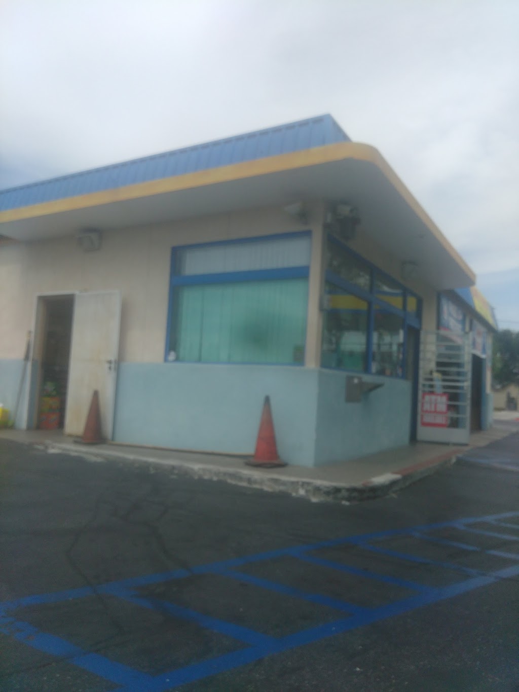 Super 8 Gas | 1101 W Commonwealth Ave, Fullerton, CA 92833, USA | Phone: (714) 441-0608