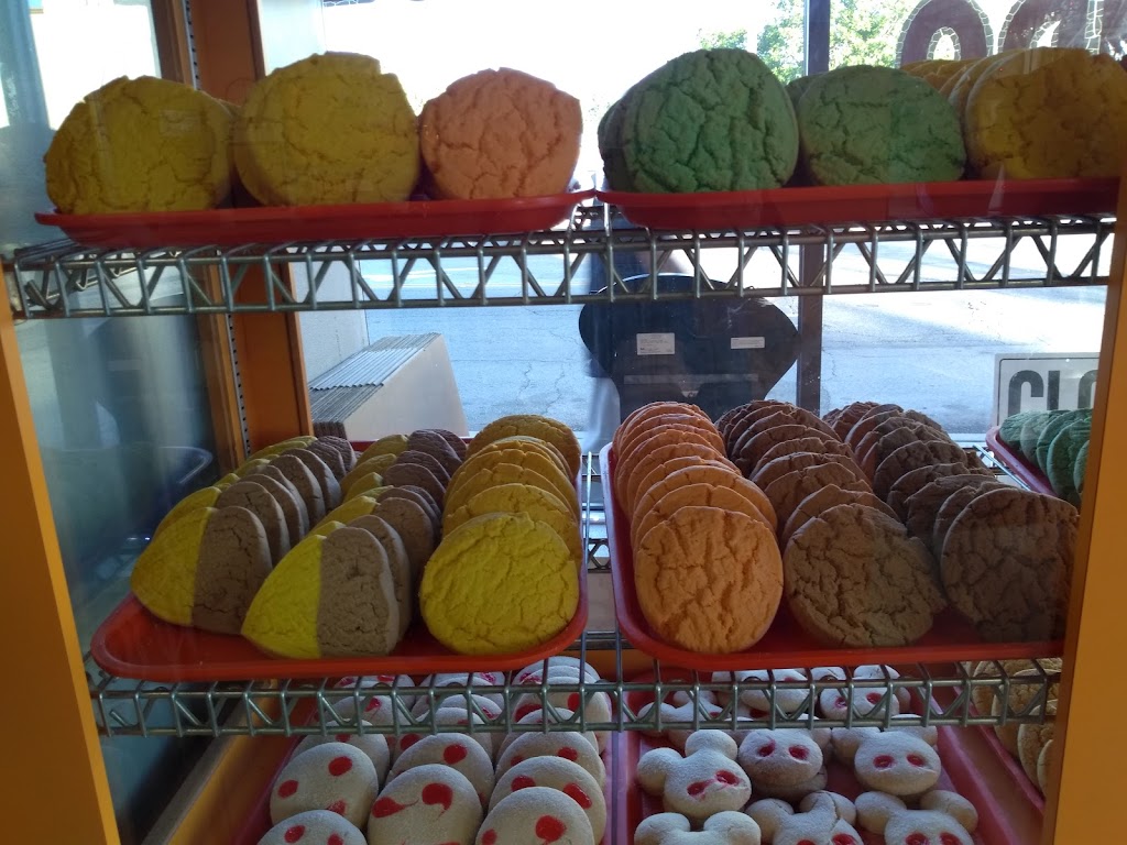 La Fuente Mexican Bakery | 3990 N Sierra Way, San Bernardino, CA 92405, USA | Phone: (909) 882-4015