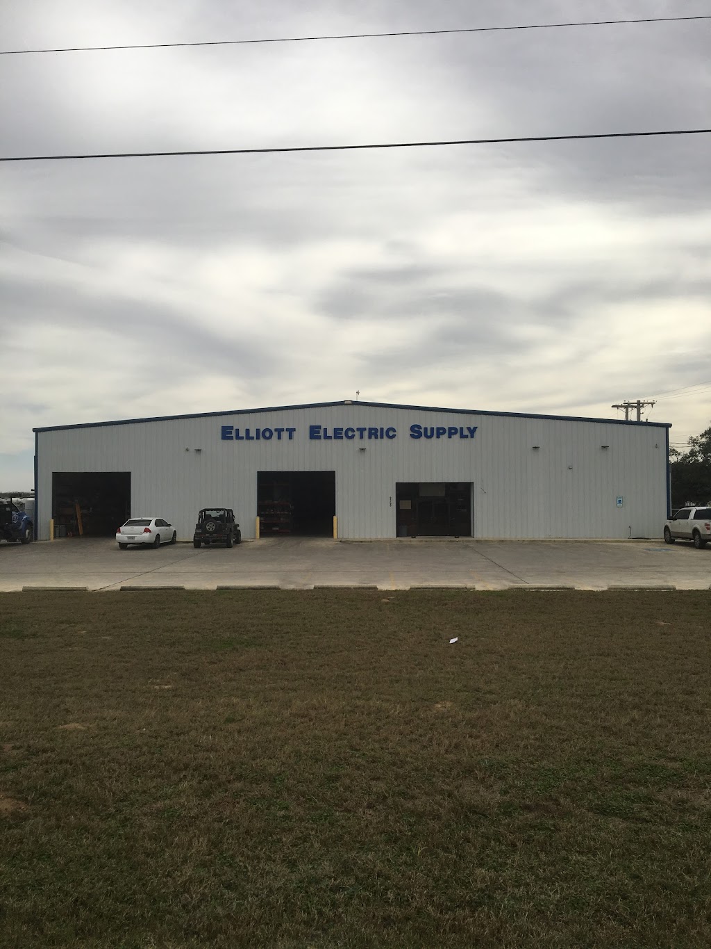 Elliott Electric Supply | 2569 E TX-97, Pleasanton, TX 78064, USA | Phone: (830) 569-3390