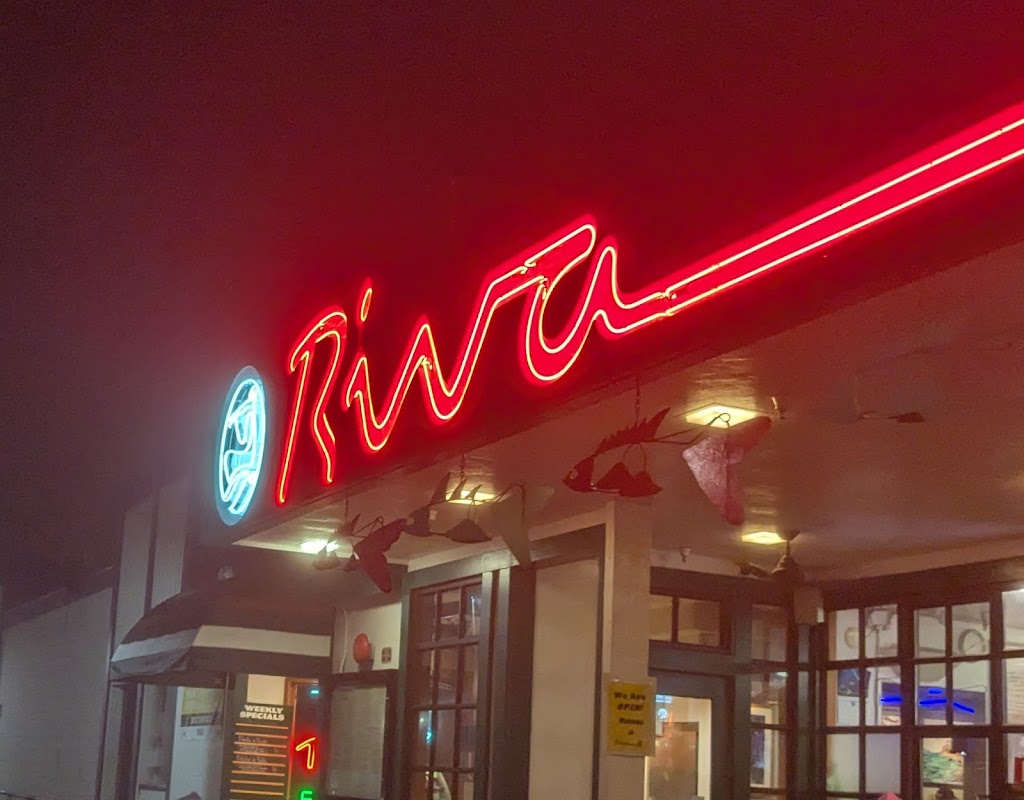 Riva Fish House | 31 Municipal Wharf, Santa Cruz, CA 95060, USA | Phone: (831) 429-1223