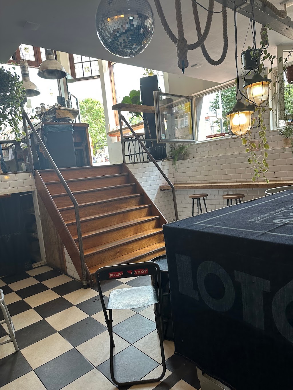 LOT61 Coffee Roasters | Kinkerstraat 112, 1053 ED Amsterdam, Netherlands | Phone: 020 244 1988