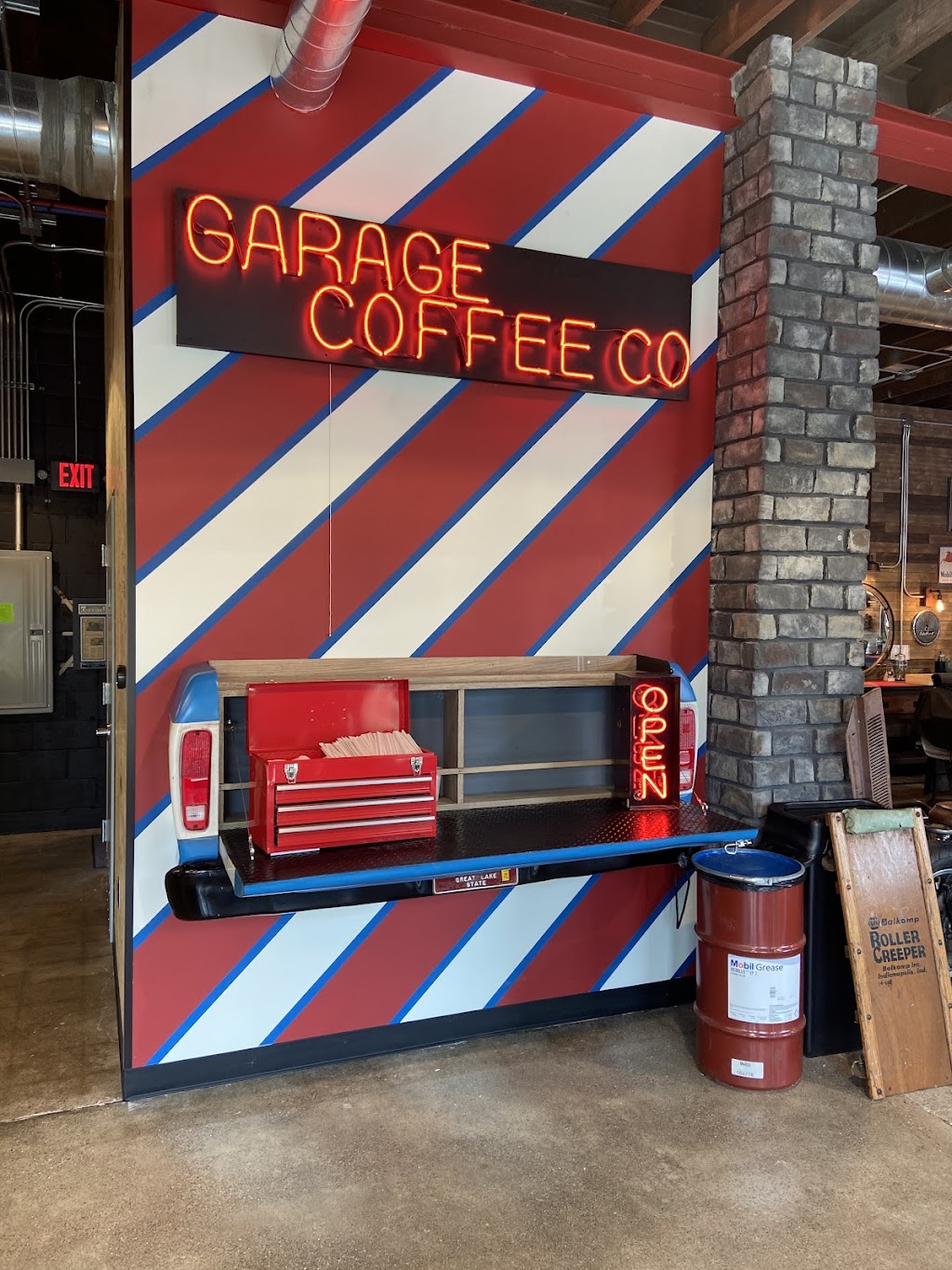 The Garage Cuts and Coffee | 40600 E Ann Arbor Trail, Plymouth, MI 48170, USA | Phone: (734) 404-5441