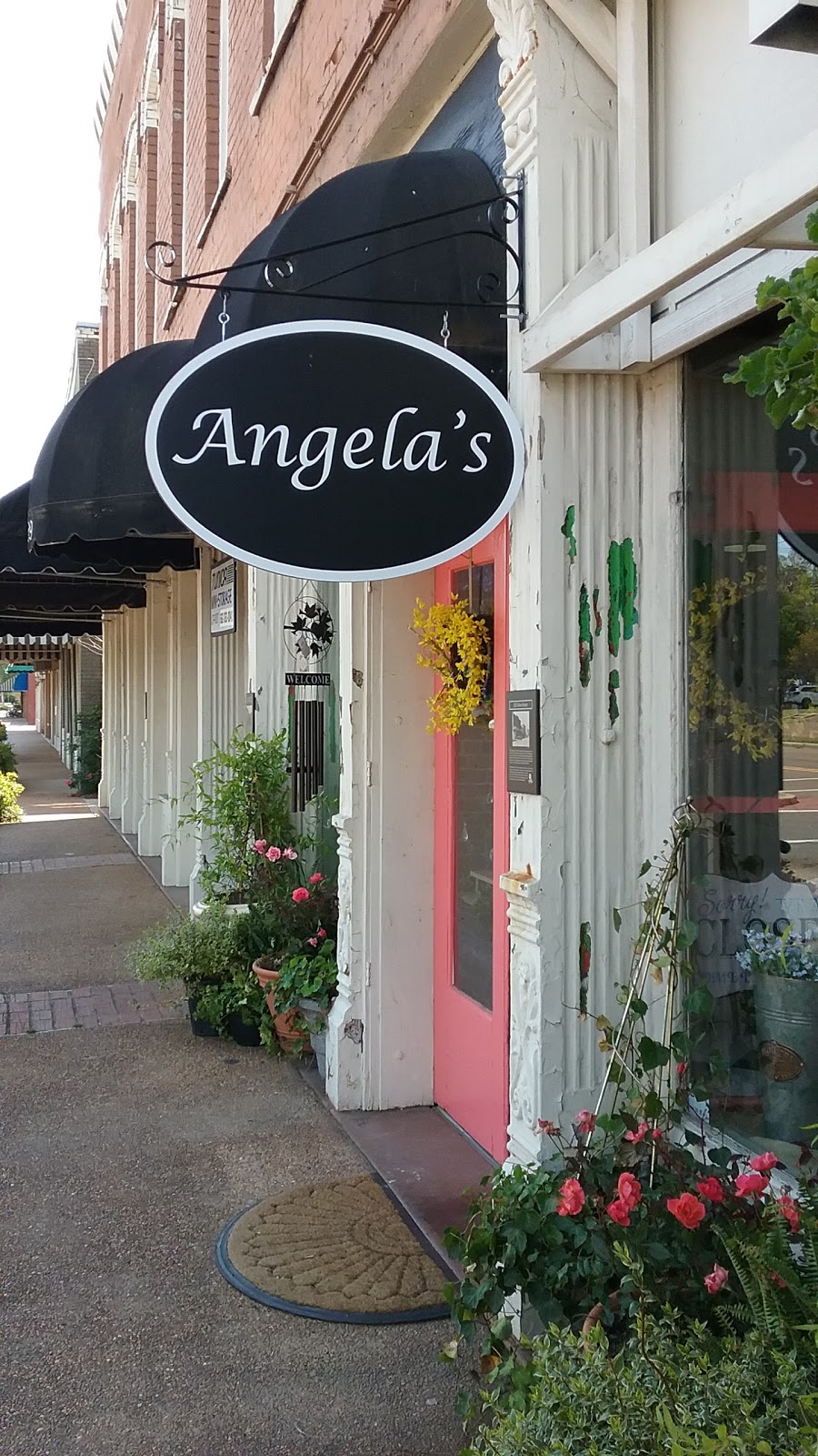 Angelas Flowers, Gifts & Event, LLC | 1251 Main St, Tunica, MS 38676, USA | Phone: (662) 373-4373