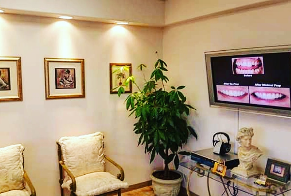 Dazzling Smile Dental Group | 204 E 17th St #201, Costa Mesa, CA 92627, USA | Phone: (714) 617-5216