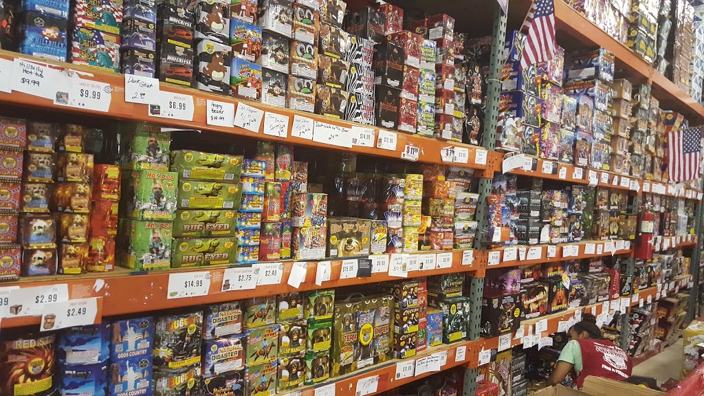 Jakes Fireworks | 17824 S Sooner Rd, Norman, OK 73071, USA | Phone: (405) 839-6897