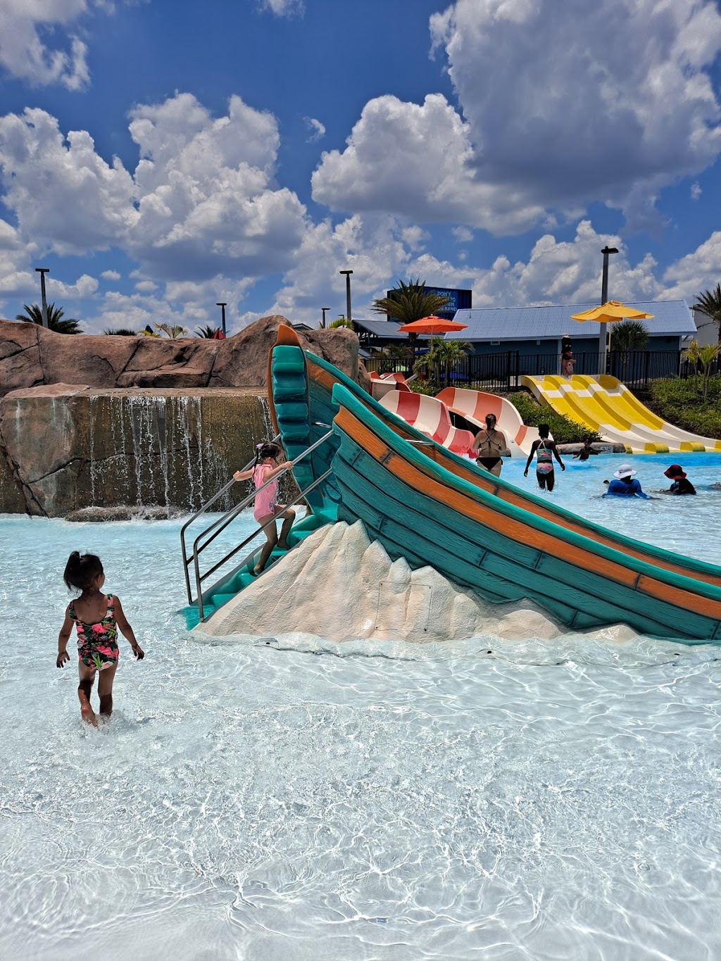 Island H2O Water Park | 3230 Inspiration Dr, Kissimmee, FL 34747, USA | Phone: (407) 910-1401