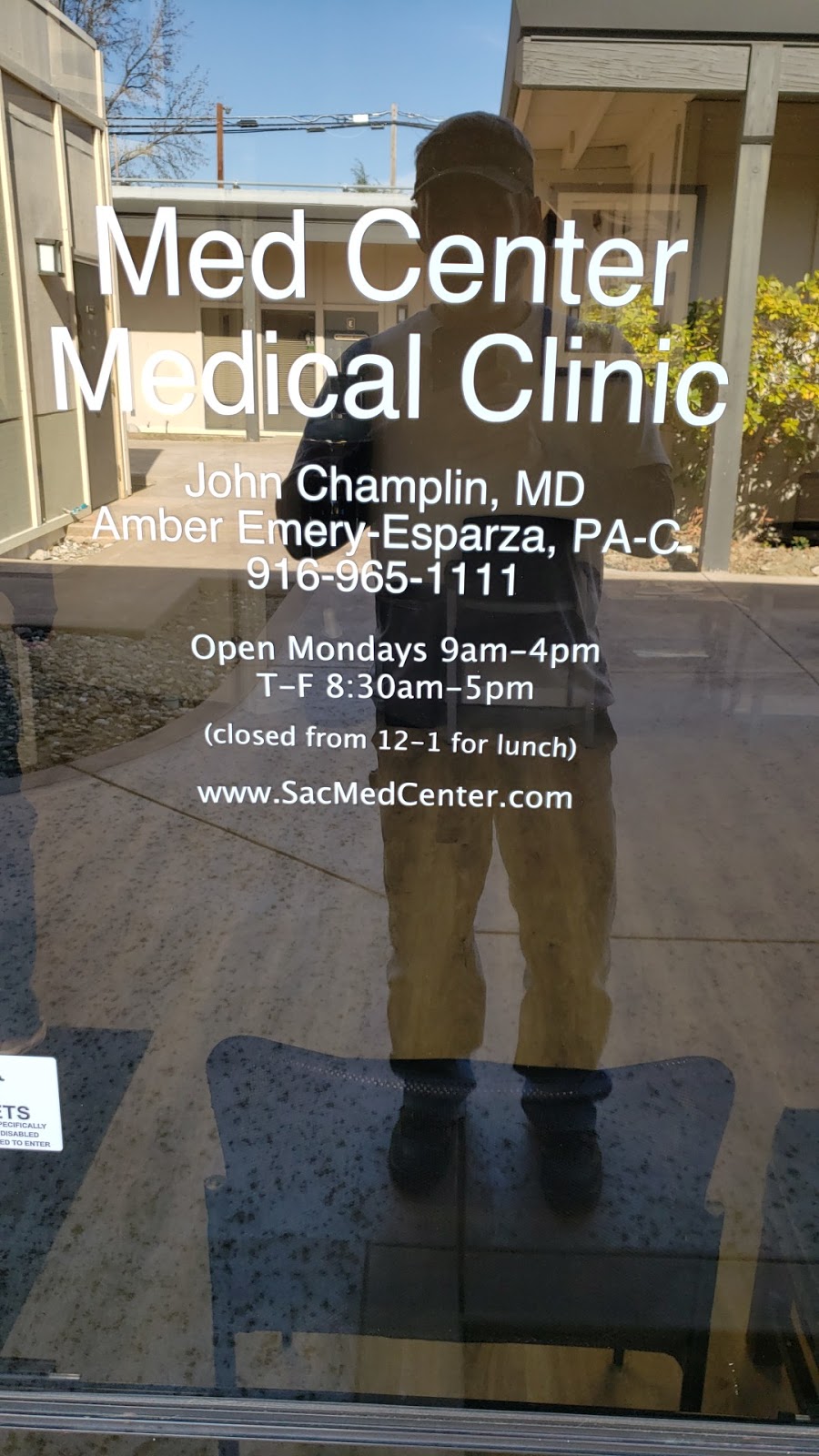 Med Center Medical Clinic | 6600 Madison Ave # 7, Carmichael, CA 95608, USA | Phone: (916) 965-1111