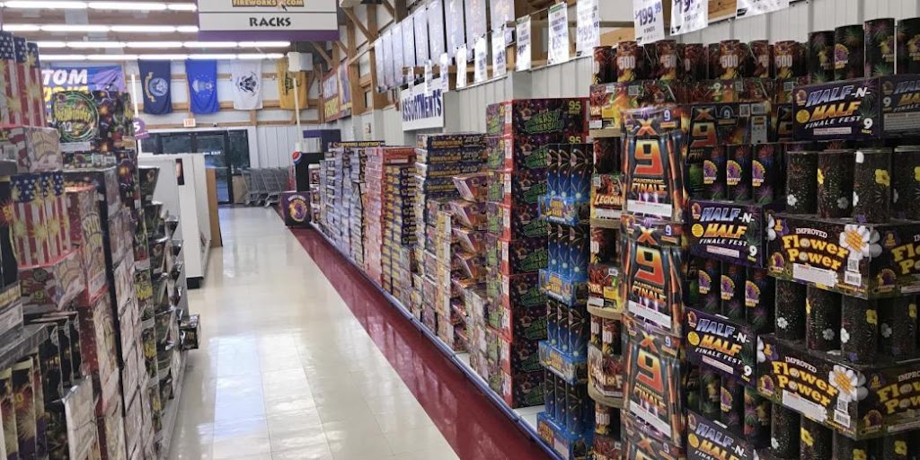 Phantom Fireworks of Allenton | 6711 County Rd W, Allenton, WI 53002, USA | Phone: (262) 629-1947