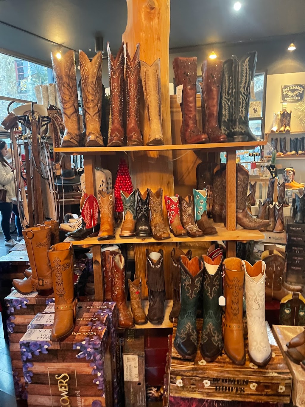 Texas Outlaw Boots | 6550 Comanche Trail #111, Austin, TX 78732, USA | Phone: (512) 876-5341