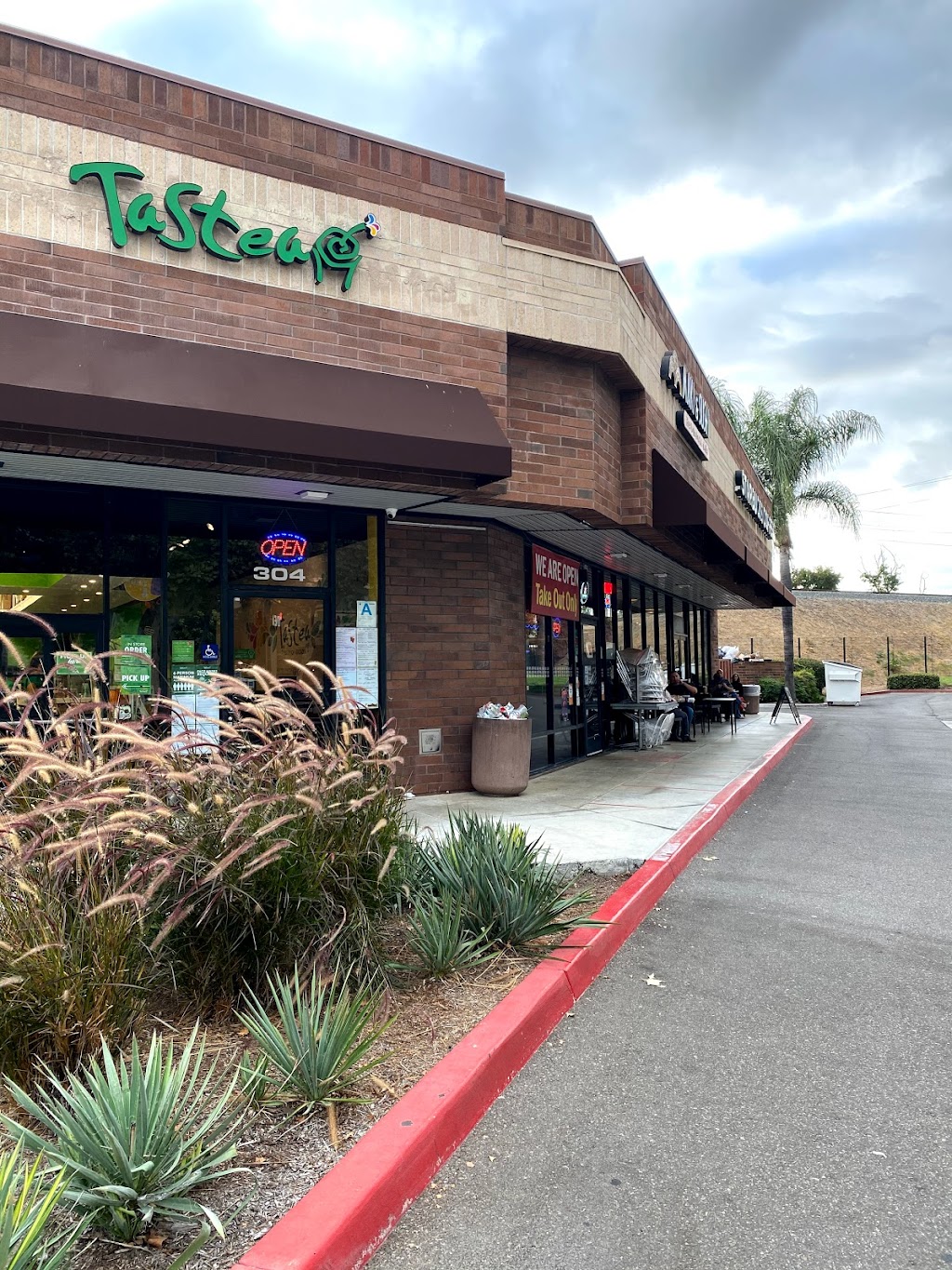 Tastea Arcadia | 304 E Huntington Dr, Arcadia, CA 91006, USA | Phone: (626) 538-4108