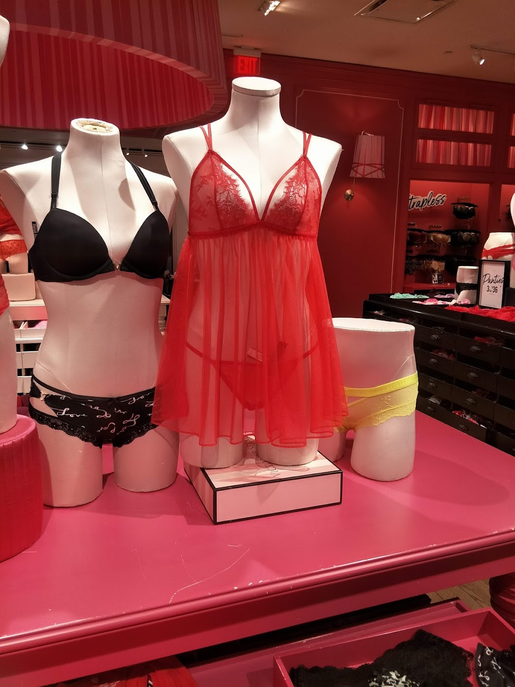 Victorias Secret & PINK | 1065 Brea Mall, Brea, CA 92821, USA | Phone: (714) 256-1144