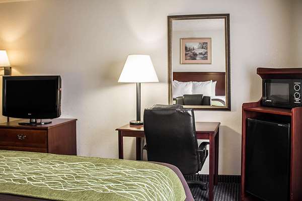 Quality Inn & Suites | 1251 Columbus Pike, Delaware, OH 43015, USA | Phone: (740) 363-8869
